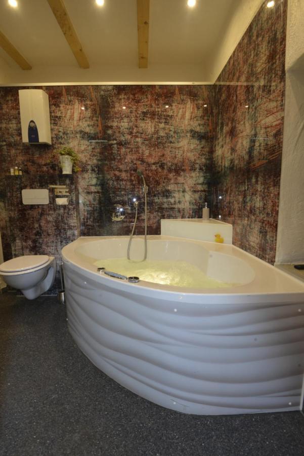 Eifel Kate, Relaxen Mit Sauna Und Whirlpool Dahlem  Exterior photo